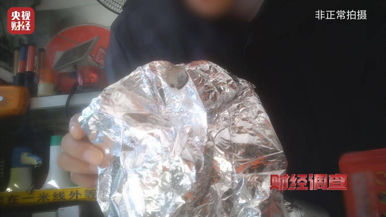 救生装备，也敢造假？！央视起底不防毒的防毒面具，用手一撕就破……