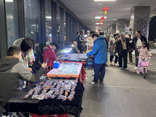 北京这个夜市成年轻人“新宠”！最吸引人的还是……