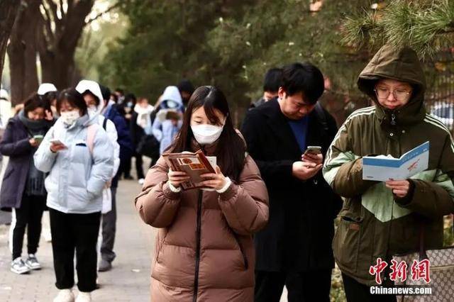 上海、江苏等地明确公务员招录年龄放宽 媒体评论：职场“35岁门槛”该拆了