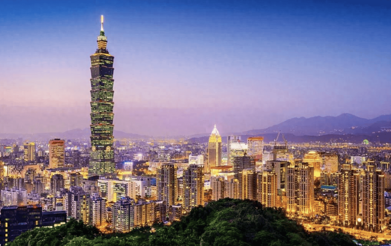统一信号强烈！大陆访团抵达台湾，接机过程曲折，台当局举措不一般