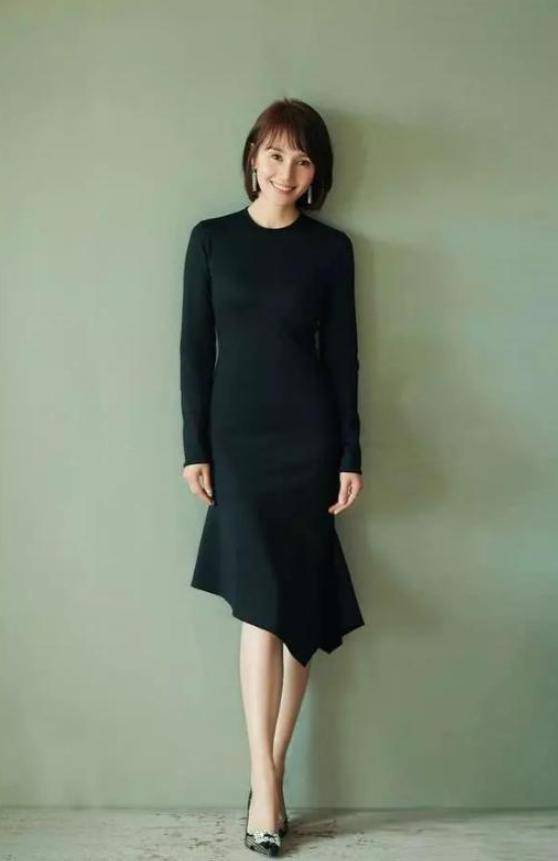 不拍戏就“消失”，47岁的袁泉，已经走上了女演员的另一大道