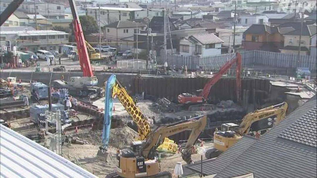 日本74岁大爷掉进下水道已35天，当地政府表示救援需要三个月
