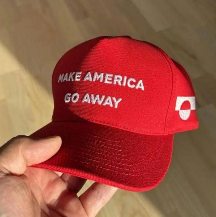 MAGA=“美国滚开”！强买格陵兰岛引发激烈反弹| 国际识局