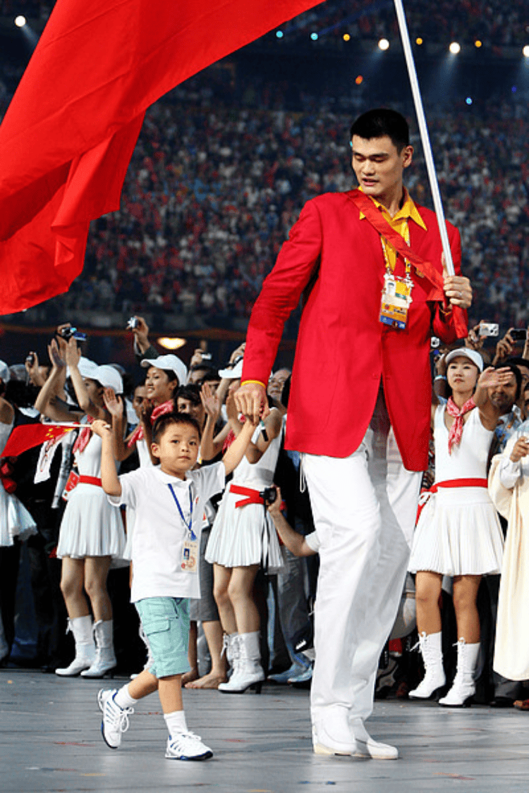 回顾汶川地震五大催泪画面，画面中的新闻人物现状如何？