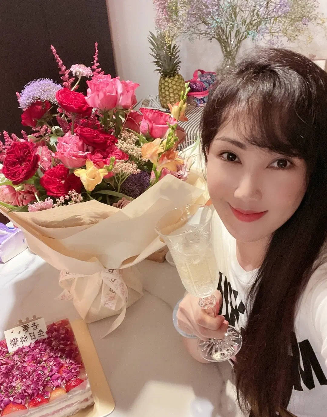 韩磊妻子其其格发声明称被冒充身份!否认连线情感直播间爆老公黑料