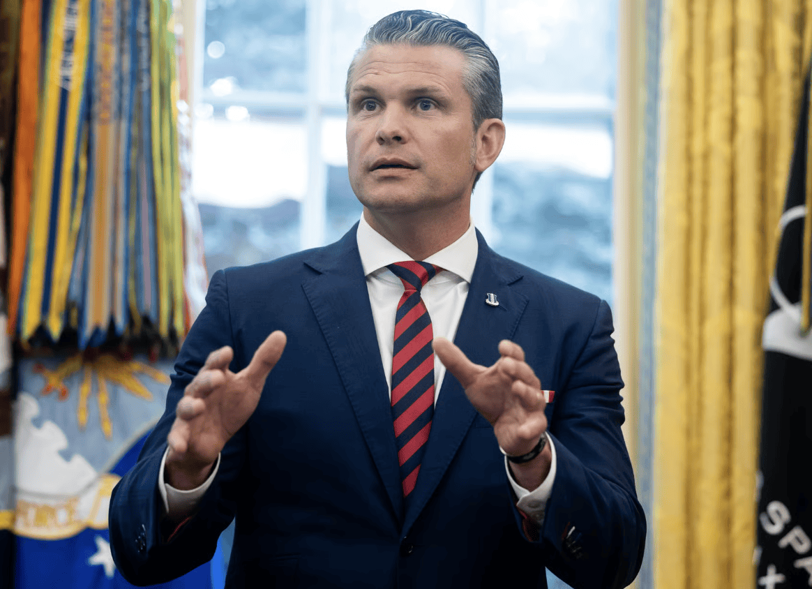 全球美军将领被“召回”只为听防长简短讲话?美政府“关门”在即,将领恐“有去无回”