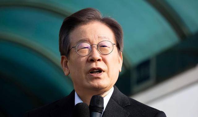 李在明终于成功复仇,把曾权势滔天的检察厅,亲自送到了尽头