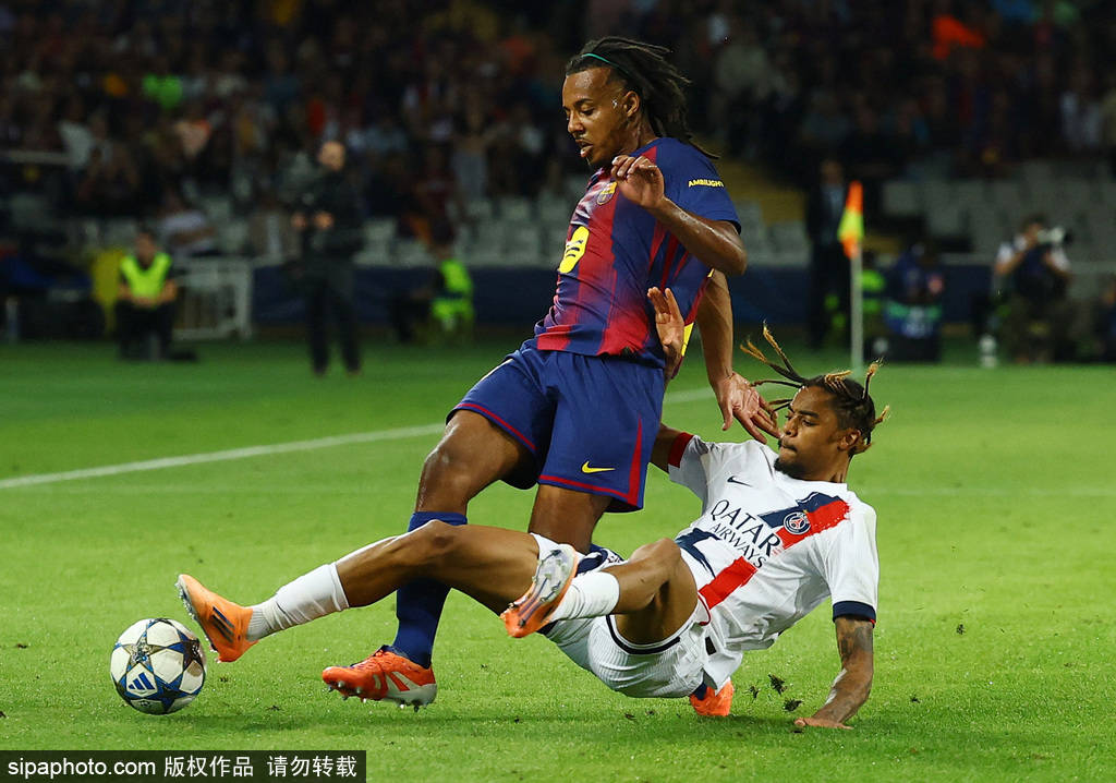 欧冠-费兰建功拉莫斯第90分钟绝杀 巴黎客场2-1逆转巴萨