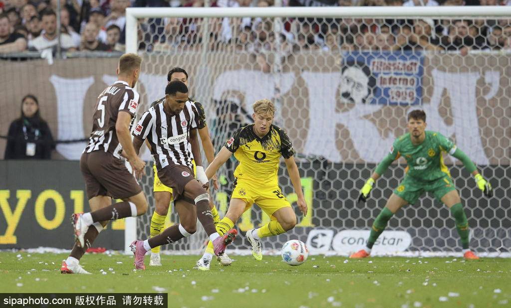 米兰错失点球痛失榜首，尤文全力死守赢得喘息机会