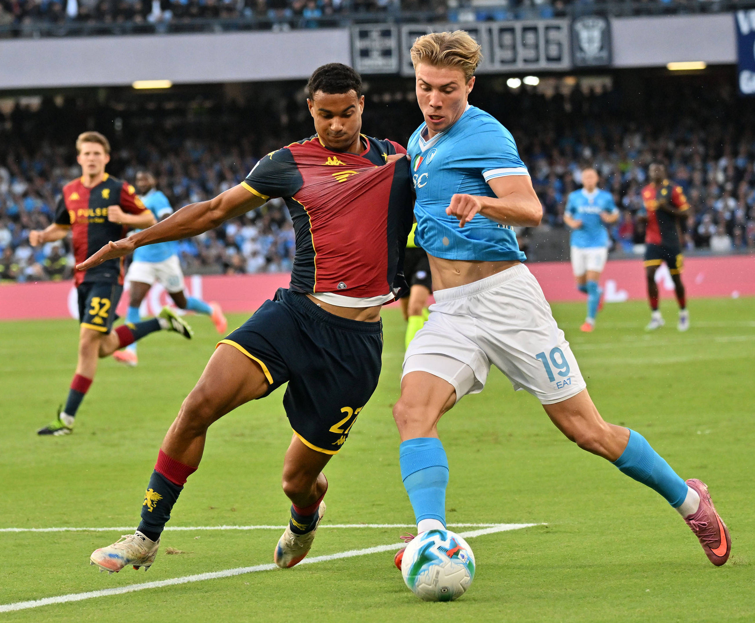 （体育）足球——意甲：那不勒斯胜热那亚