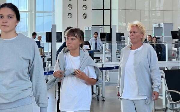 以色列外交部：“环保少女”通贝里和其他170名活动人士已被驱逐出境