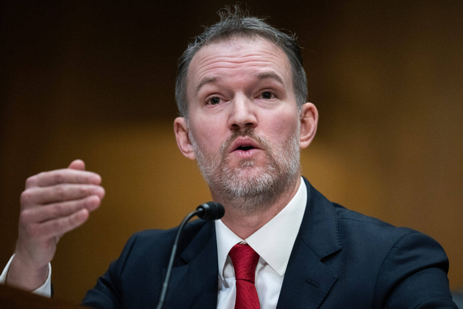 美方打来的电话,中方直接拒接,特朗普突然冷静了,表示可以谈谈!