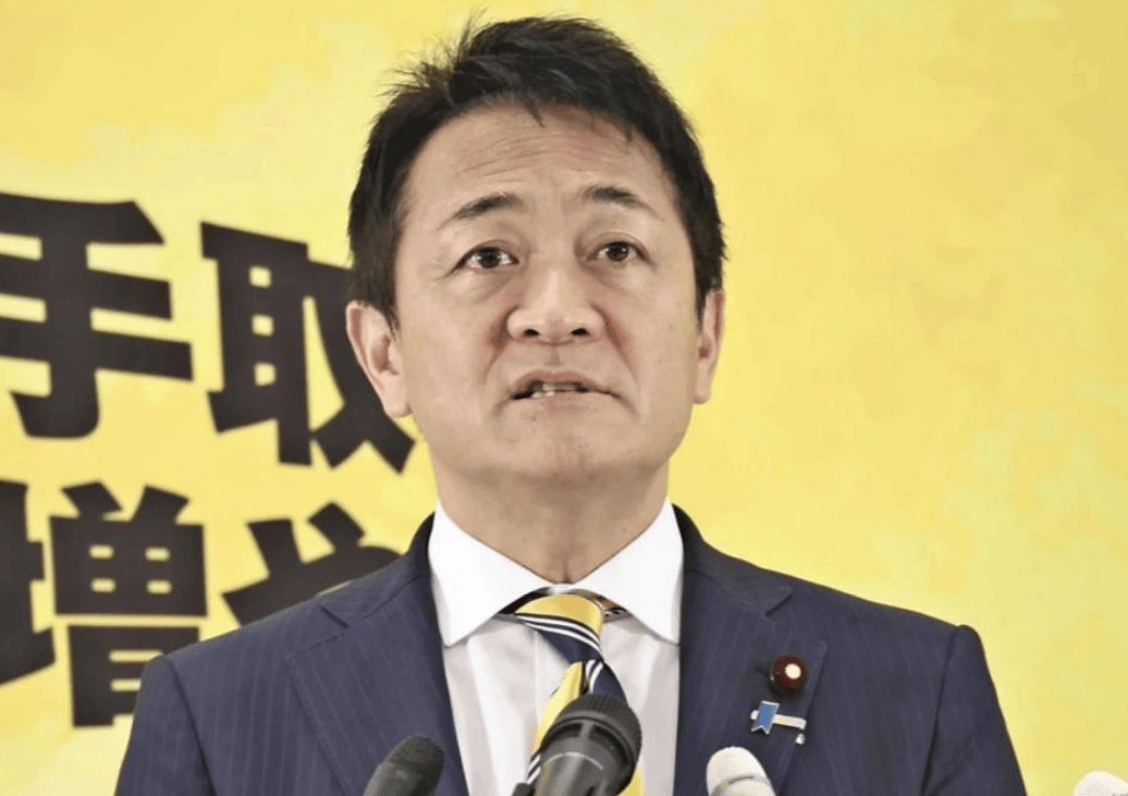 拒绝放弃首相宝座,高市早苗开始自救,不料已冒出一个强劲对手