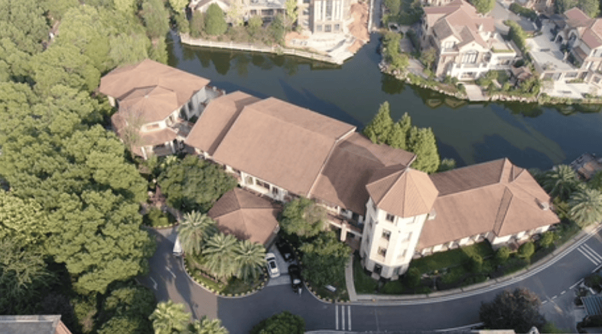 3256平米别墅288万起拍,单价不到900元,内景配置曝光,目前0人报名;拍卖商回应:在开发商名下,想通过拍卖吸引更多人参与