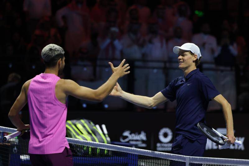 沙特六王大满贯-辛纳2-0阿尔卡拉斯卫冕 德约伤退无缘季军