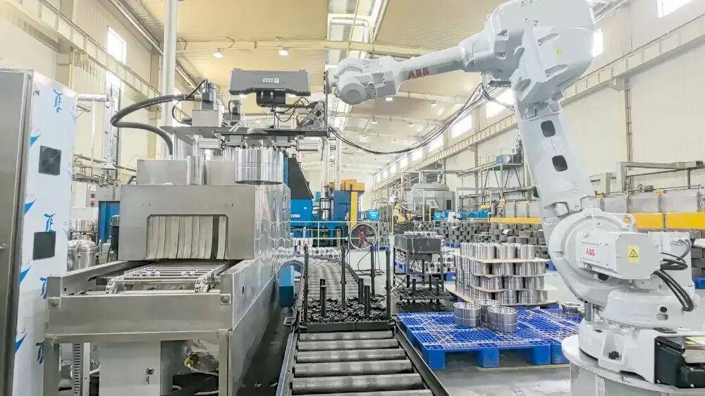 深圳顶尖科学家带队,用仿真系统快速训练机器人,融资数亿元