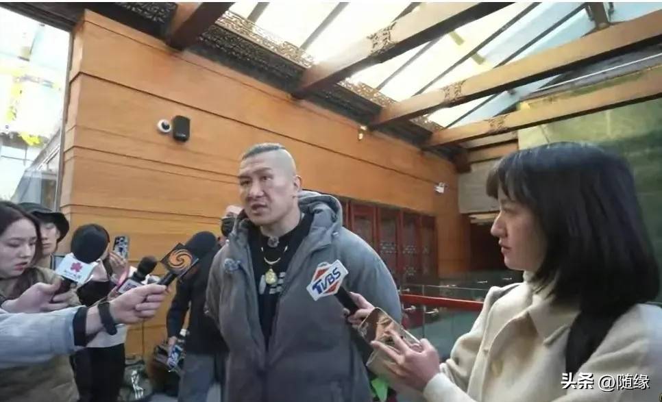 汪小菲让人刮目相看，盛情款待馆长北京行，尽显人情世故